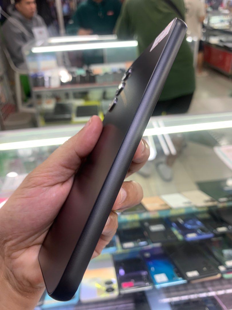 A34 5g (256gb) (Category: Samsung) located in Manila. Submitted by arzillah (Listing ID 1291458350, Image 3). Description: Samsung A34 5g 256gb Factory unlock Good as new 100% smooth No issue All working Open for COD/COP + SF Manila area (sameday delivery) Province area (via LBC) required DP to avoid cancellations Physical store: Greenhills Shopping Center, 2ndfloor ,stall#: XD 16 (Arzillah Gadgets Shop) Contact#: 09482217224 Page: Arzillah Gadge