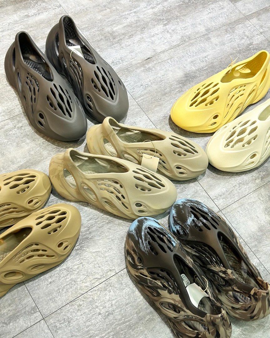 yeezy slides foam rnnr