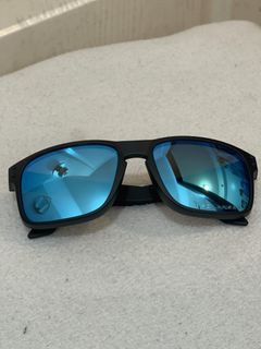 💯Authentic Oakley Holbrook sunglasses