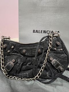 （分類：）位於 。 由 buysomething.n 提交（商品編號 1291487002，圖片 1）。簡介： 。