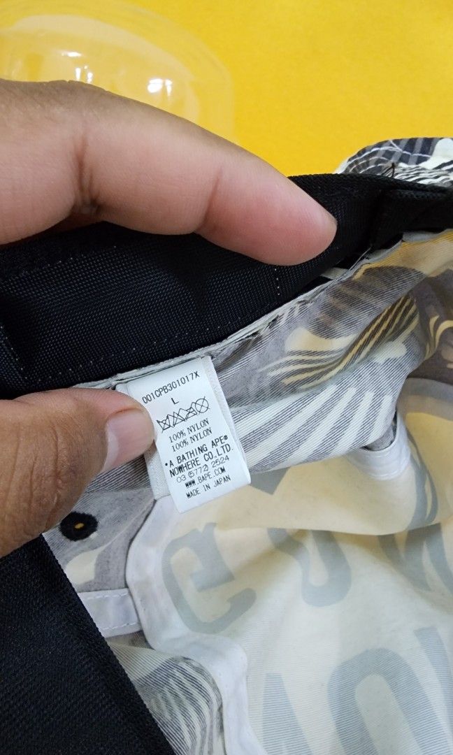 Bape hat (Category: Caps & Hats) located in Singapore. Submitted by are_peace25 (Listing ID 1291381069, Image 3). Description: bape hat condition 9/10 size L slightly nego.