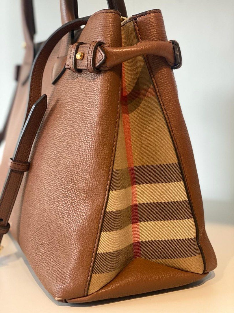 Burberry banner deals large