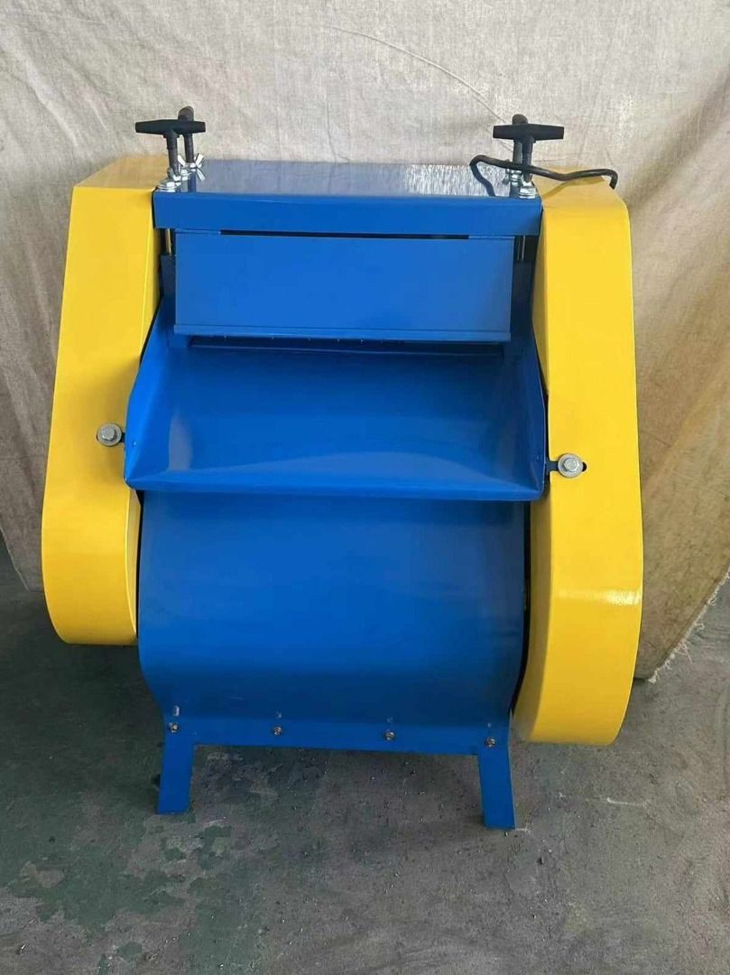 cable wire stripper with single blade process (Category: Construction Tools & Equipment) located in Caloocan City. Submitted by ultimateni42771 (Listing ID 1291448933, Image 2). Description: Name: Wire stripping machine single blade Model: V-KOF Cable diameter: 1.5~55mm Power: 2.2kW Capacity: 30m/min Net weight: 110kg Machine size: 760*640*920mm Voltage: 1 phase .