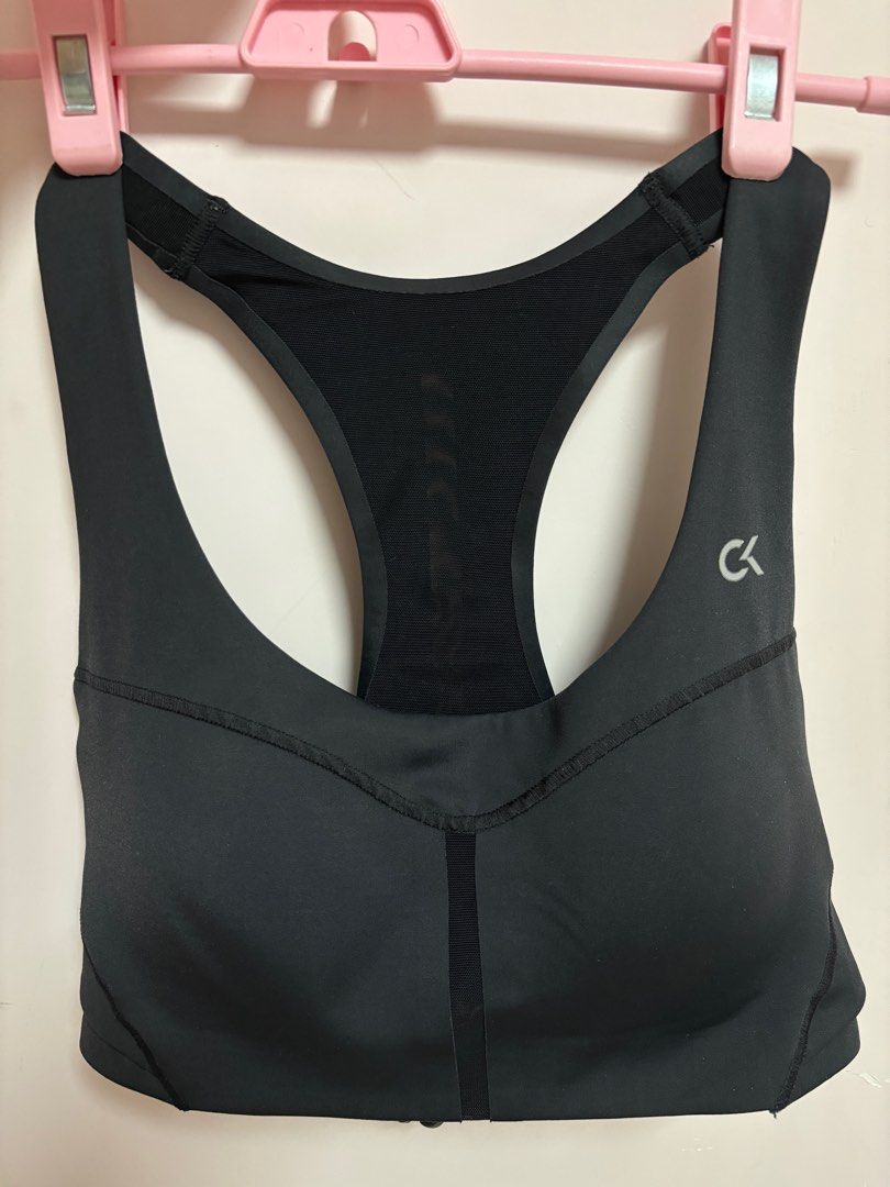 Calvin Klein ck sport bra performance sports bra, 女裝, 運動服裝- Carousell