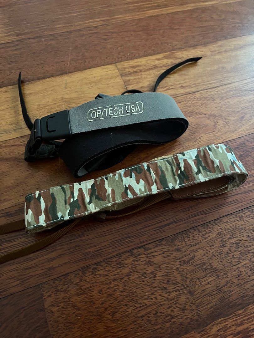 Camera straps (Category: Camera Bags & Carriers) located in Seri Kembangan. Submitted by mataharilee (Listing ID 1291397241, Image 1). Description: Op tect USA Neoprene Camera strap - 25 Camo strap - 25.