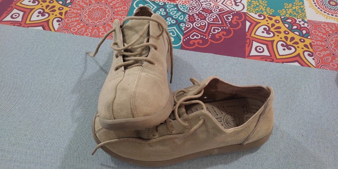 Crocs Khaki Venture Canvas, Babies & Kids, Babies & Kids  display picture 1
