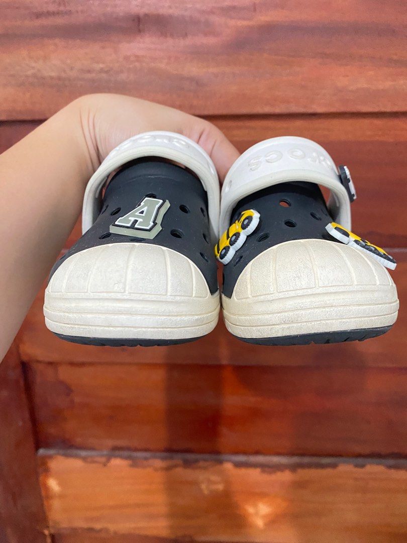 Crocs size C8