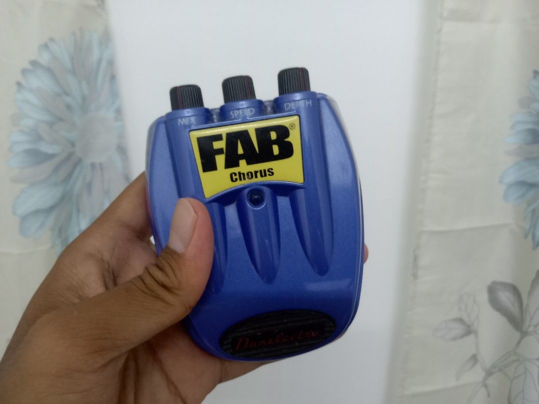 Danelectro d5 shop fab chorus