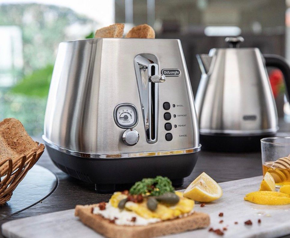 Delonghi Distinta X Metal 2 slice Toaster Brand new