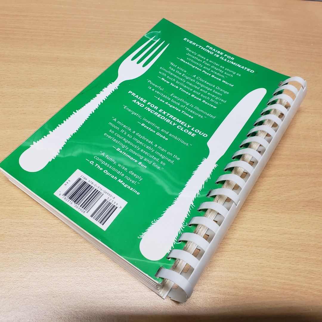 Eating Animals (Comb-binding version) （分類：小說及非小說）位於 Hong Kong。 由 namluap 提交（商品編號 1291491920，圖片 3）。簡介： Please note this is comb-bound with 100% of pages from the original book. This is NOT a photocopy of the original text. There is no underlines, highlights or markings. This is the most original and urgent book on the subject of food written this century. It will change the way you think, and change the way you eat. For good. Whether you're flirti
