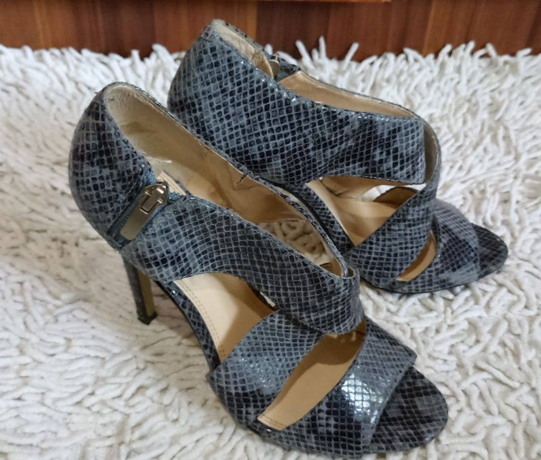 Enzo angiolini snakeskin best sale pumps