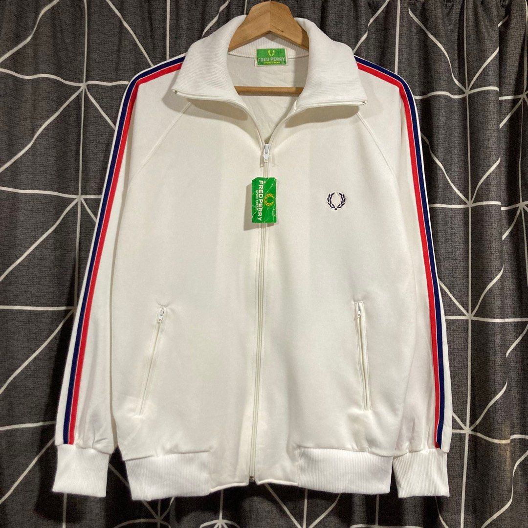 FRED PERRY TWIN TIPPED JACKET Men s Fashion Activewear on Carousell