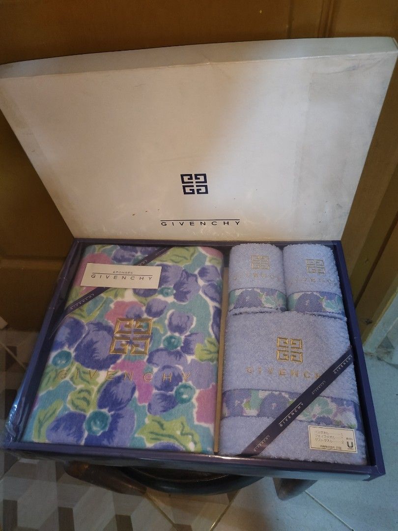 GIVENCHY Bathroom Towel Set (Category: Towels, Napkins & Holders) located in Malolos. Submitted by daisies_collection (Listing ID 1291392435, Image 1). Description: GIVENCHY BATH TOWEL SET BRANDNEW JAPAN 🇯🇵 WITH box.
