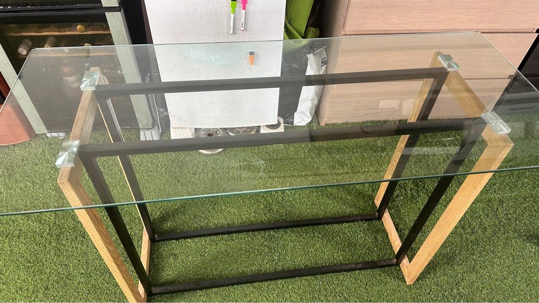 Glass Table - simple display (Category: Tables & Sets) located in Singapore. Submitted by arunvasudevan (Listing ID 1291471069, Image 3). Description: .
