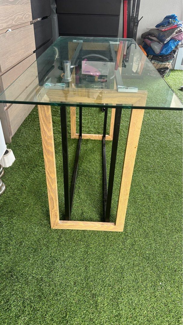 Glass Table - simple display (Category: Tables & Sets) located in Singapore. Submitted by arunvasudevan (Listing ID 1291471069, Image 2). Description: .