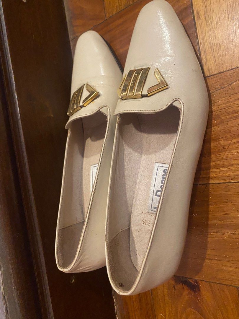 Leather heels (Category: Heels) located in Muntinlupa City. Submitted by basa35 (Listing ID 1291400786, Image 2). Description: Size 8.5 .
