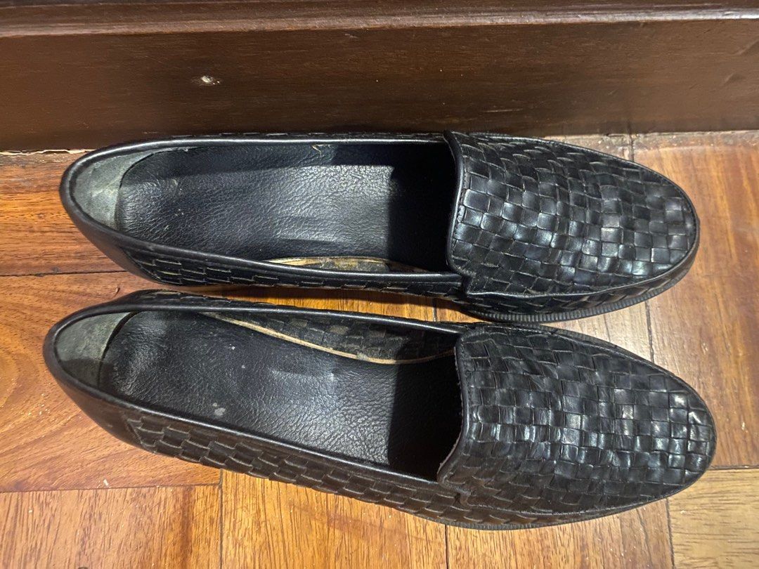 Leather shoes (Category: Loafers) located in Muntinlupa City. Submitted by basa35 (Listing ID 1291401559, Image 3). Description: .