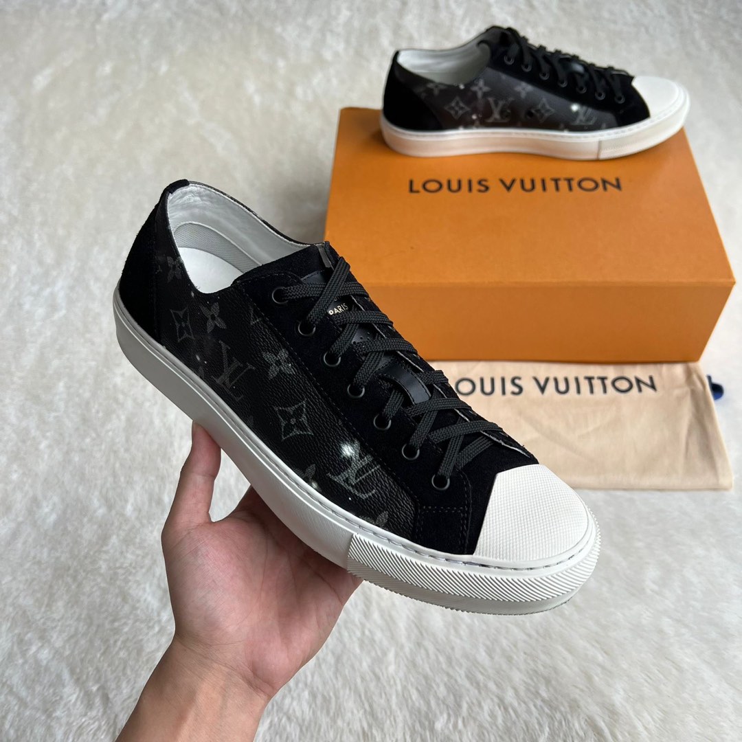Louis vuitton galaxy sneakers 1242 Fesyen Pria Sepatu Sneakers di Carousell