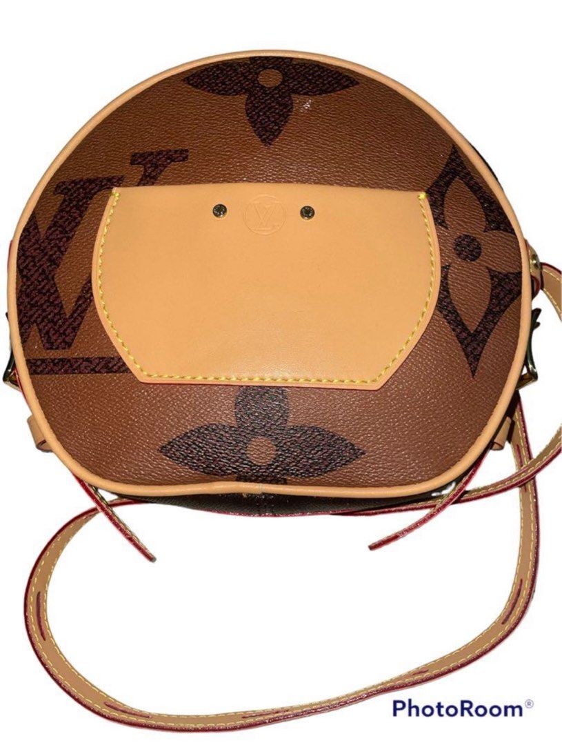 Lv round 2024 sling bag
