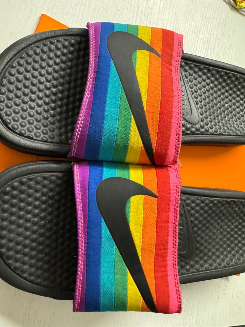 Nike store benassi pride