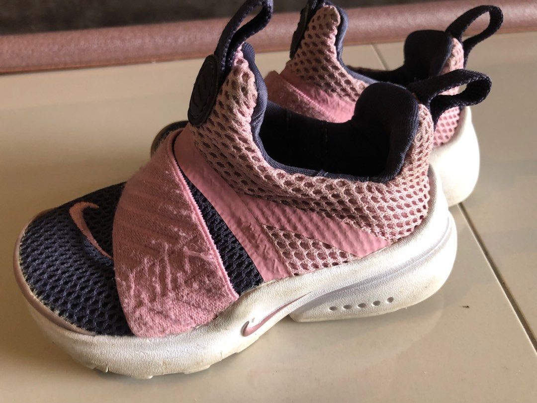 Pink and black nike presto extreme 2025