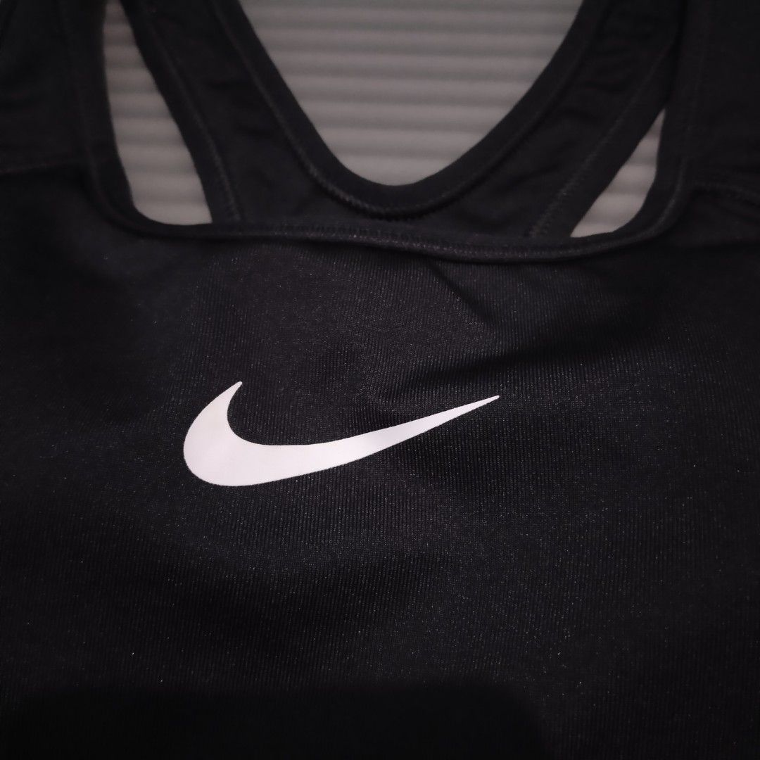 Nike sport bra size L, Olah Raga, Baju Olahraga di Carousell