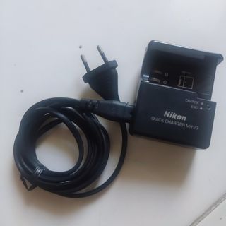 Nikon Quick Charger MH-23