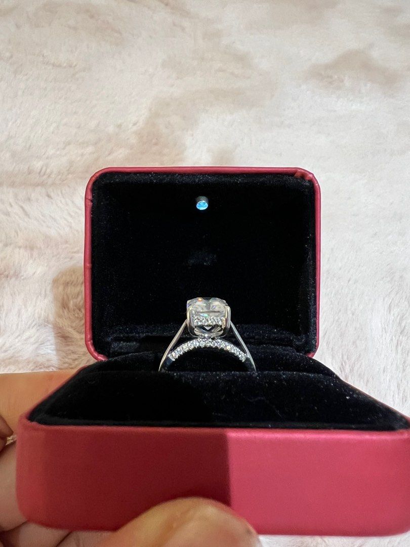 Moissanite glorietta sale