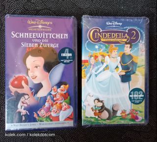 Set of 2 disney princesses VHS tapes (Factory Sealed)