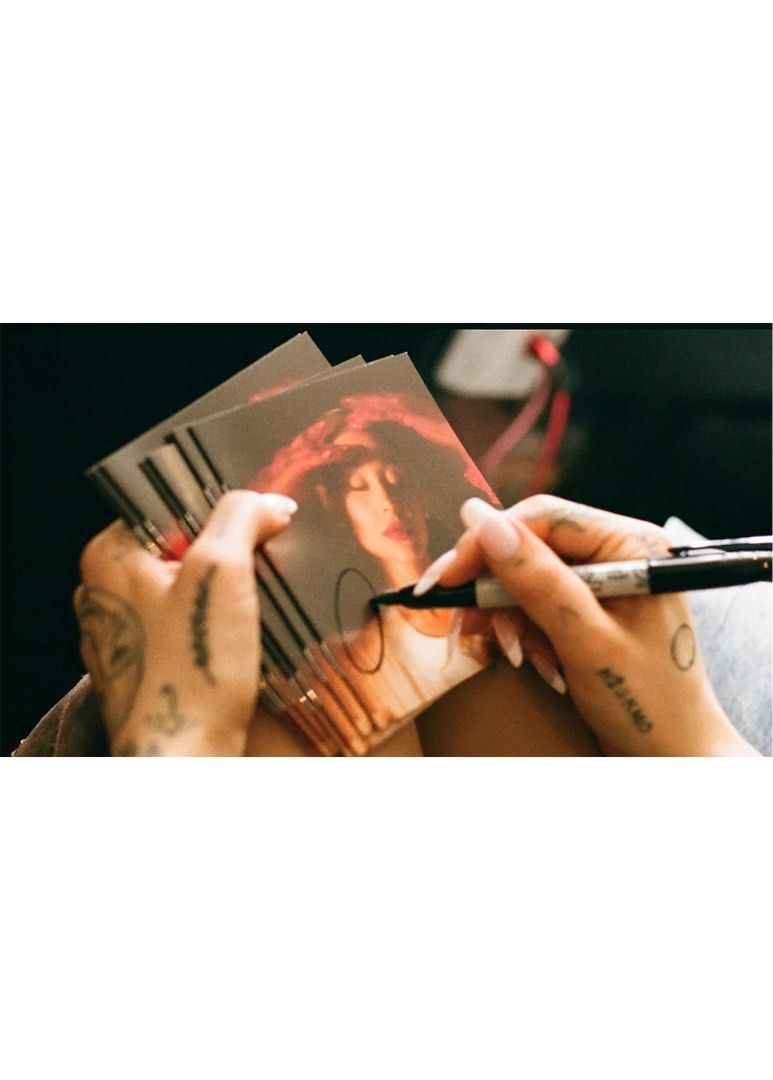 SIGNED] Ariana Grande — eternal sunshine Signed CD Album, Hobbies