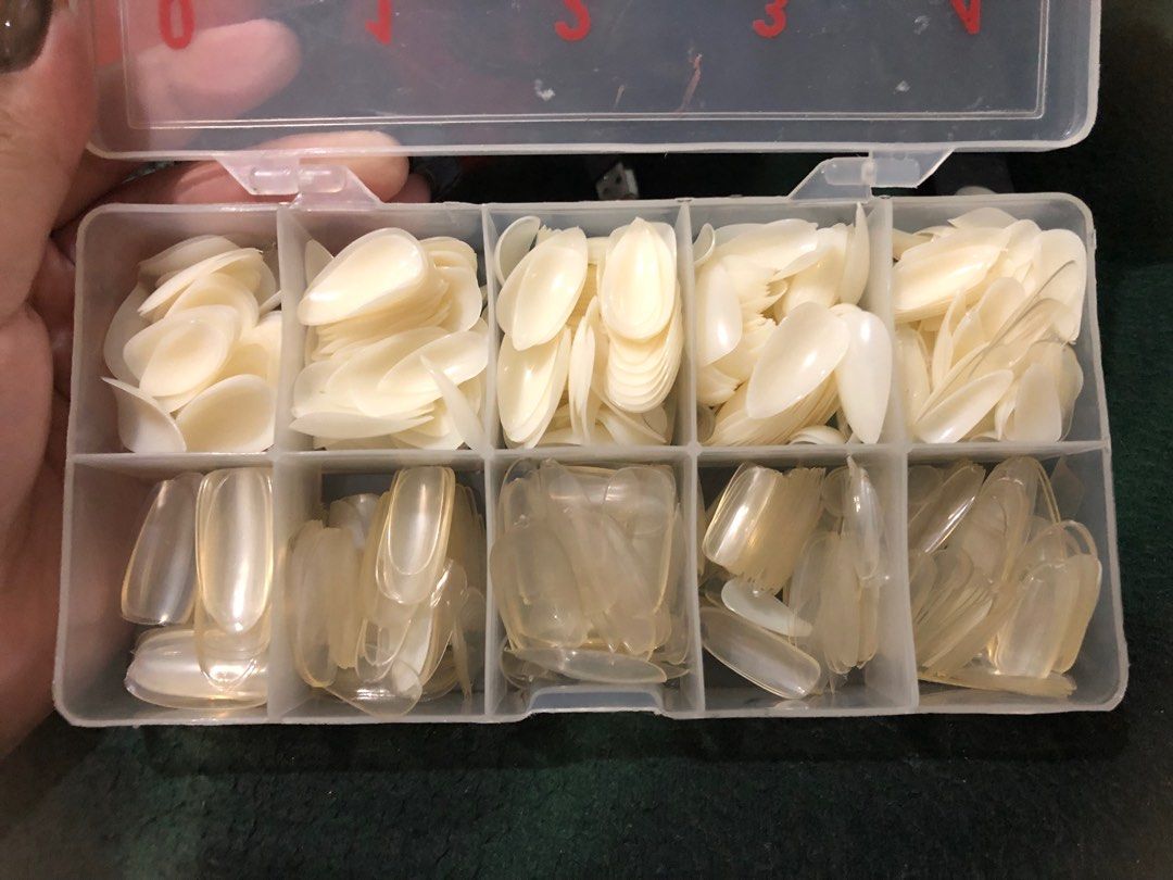 Soft Gel Nail Extension Kit (Category: Hands & Nails) located in Bacoor. Submitted by issa_cd (Listing ID 1291502697, Image 2). Description: - 2 kinds of soft gel extensions (number 1-10) - Allnew and clean - Box has flaws but still secured and working - Nahalo-halo because I needed to fit them all in one box, but it has numbers naman sa likod ng extensions kaya easy to identify pa din RFS: Not using them anymore Location: Molino 3, Bacoor City, 
