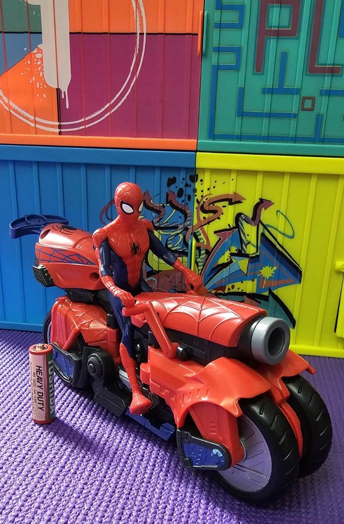 Spiderman 3in1 Spider Cycle Nerf Gun (Category: Action & Battle Toys) located in Marikina City. Submitted by QueenZee (Listing ID 1291407952, Image 2). Description: Marvel Spider Man 3in1 Spider Cycle Includes 5.5 inch scale Spider Man figure and 2 NERF darts Load and launch included Nerf darts over 20 feet Kids can imagine sending the web slinger cruising into action Includes vehicle, figure, 2 darts 🌸 FB Page: Mazee Finds 🌸 Shipping from Cain