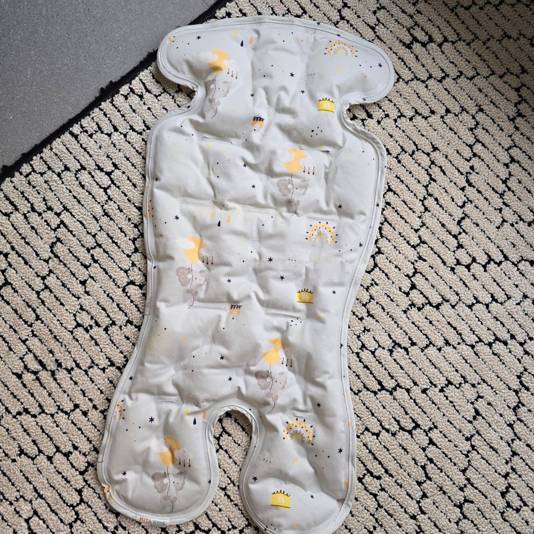 Stroller cooling beads cushion (Category: Strollers) located in Singapore. Submitted by sundaysmarket (Listing ID 1291458026, Image 1). Description: ♡ Great for Sg hot and humid weather ♡ Like new, no stains no smell ♡ Self collection from 824409 Punggol northshore. * I know we are all money-saving parents. Price can be slightly negotiable (esp if taking more than 1 set). But pls don't lowball me. I rather donate or gift my friends than take that