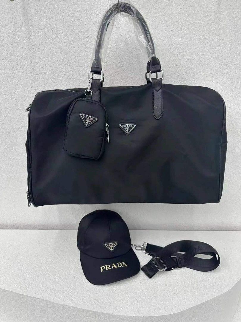Travel Bag (Category: Luxury Bags & Wallets) located in Manila. Submitted by lenpot15 (Listing ID 1291471682, Image 1). Description: .