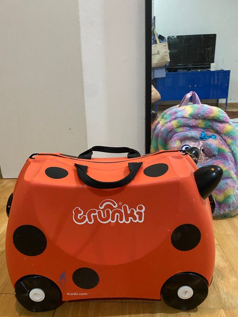 Trunki (Category: Babies & Kids Fashion) located in Shah Alam. Submitted by sitisuraida (Listing ID 1291463372, Image 3). Description: Pm me for fast reply 0136220013. Self pickup.