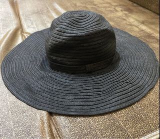 UNIQLO Wide Brim Straw Hat