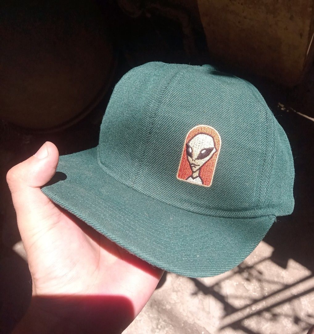 Vintage 90s Alien Workshop Hat (Window Alien) (Category: Caps & Hats) located in Manila. Submitted by acidthrift (Listing ID 1291419114, Image 1). Description: Vintage 90s Alien Workshop Hat (Window Alien) Verygood to Excellent Condition 10/10 Color Rate Need Reshape / 3rd Male button crack but still intact 2000 plus SF‼️(NEGO) What you see is what you get. Parañaque Loc. DM📩.