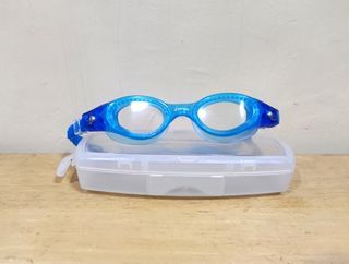 Vorgee Vortech swimming goggles with case