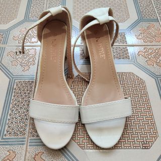 (Category: ) located in . Submitted by thriftd8_ (Listing ID 1291450404, Image 1). Description: .