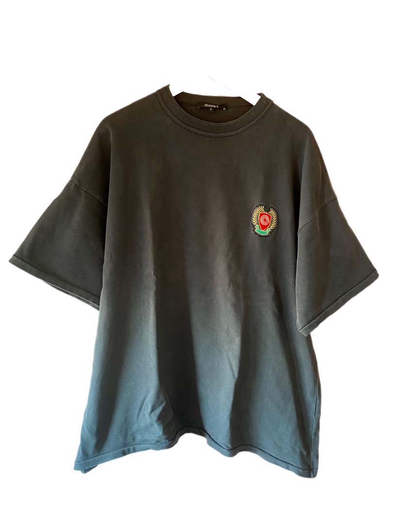 Yeezy season 5 hotsell crest logo tee