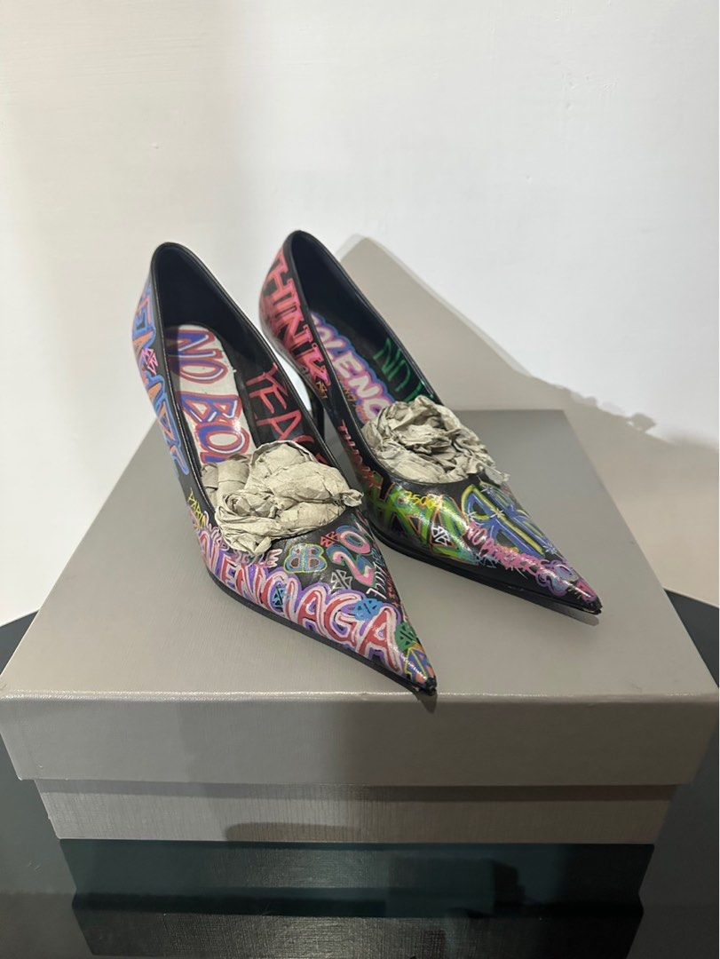 Balenciaga graffiti pumps top