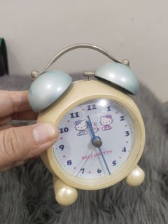 Affordable Sanrio Hello Kitty alarm clock for only php 200
like new 😍👌