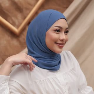 Olloum Performance Shawl in Cloud (light blue grey), Women's Fashion,  Muslimah Fashion, Hijabs on Carousell