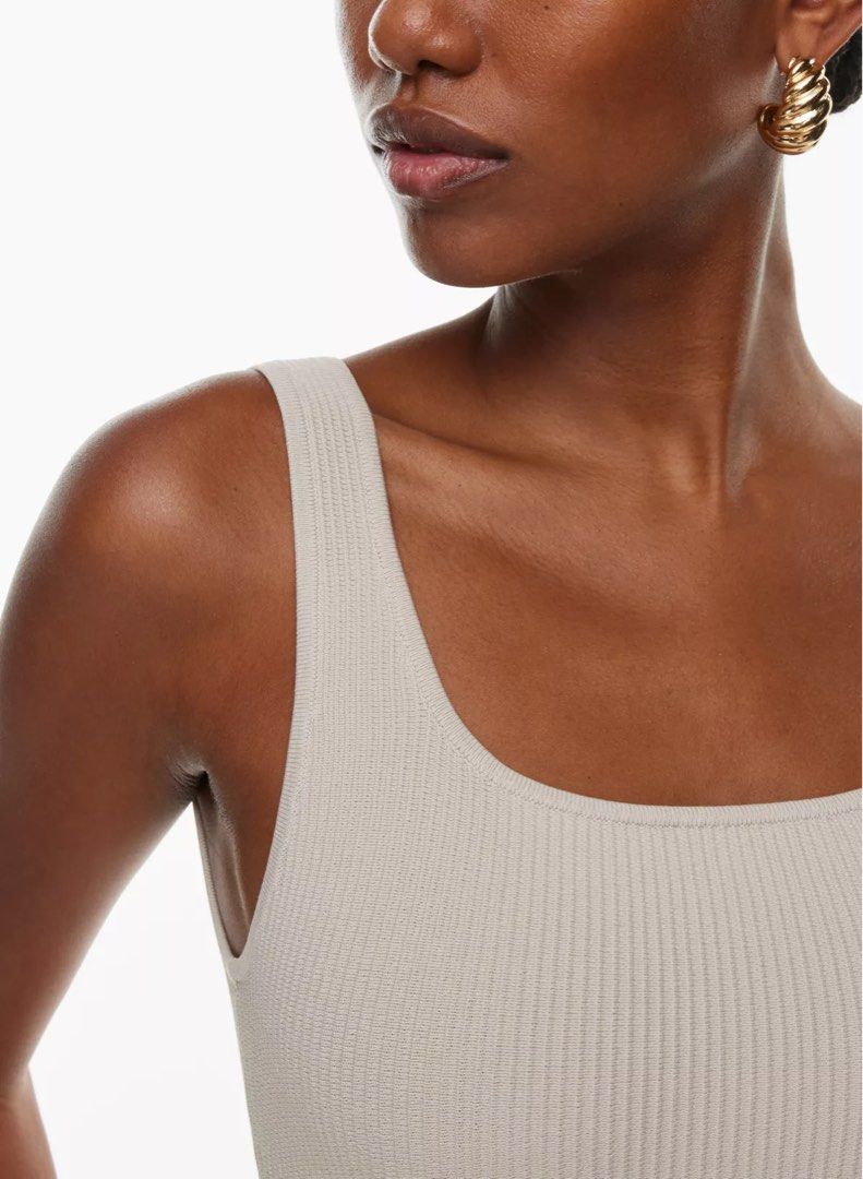 Babaton Sculpt Knit Squareneck Cropped Tank in Matte Pearl, Women's  Fashion, Tops, Sleeveless on Carousell