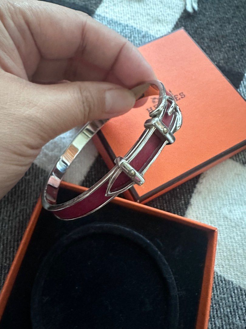 Auth Hermes Bangle Belt Style (Category: Luxury Accessories) located in Manila. Submitted by heyqueeney (Listing ID 1291605341, Image 1). Description: Authentic Hermes Bangle Belt Style Fits Small to Semi Large wrist Php8,990 negotiable for sure buyer In excellent condition 9/10.