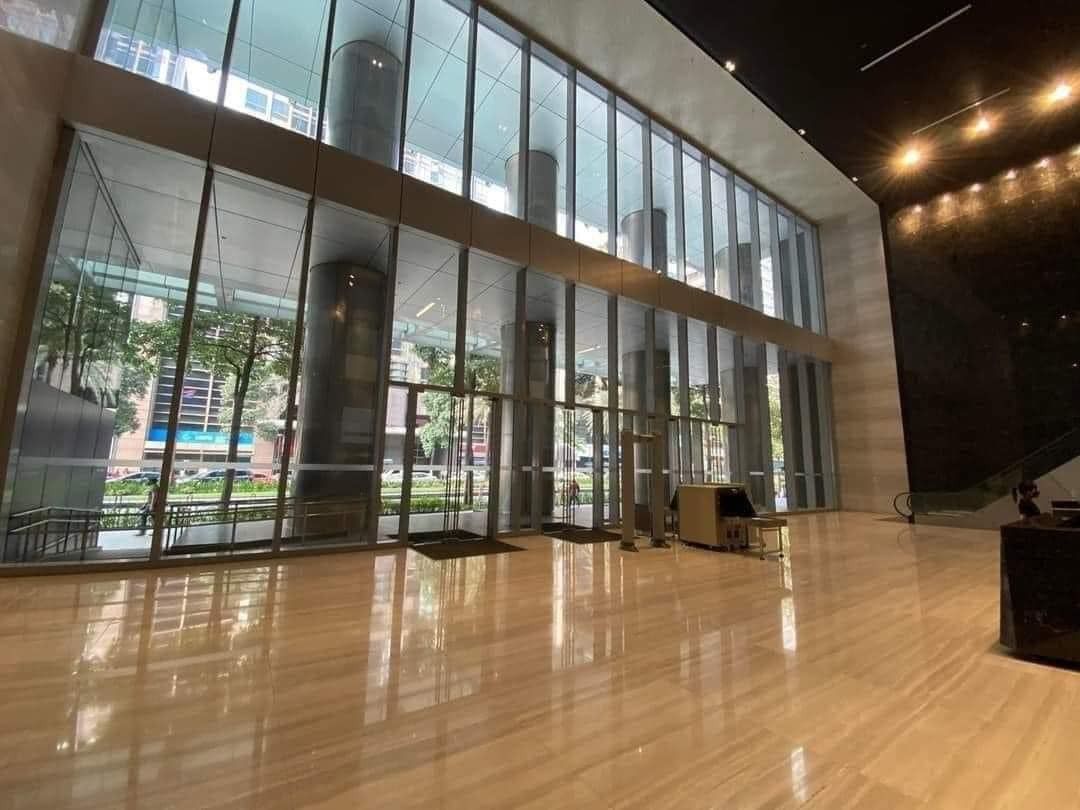 1 Floor Penthouse Office Space Unit in Ayala Ave., Makati, Alveo ...