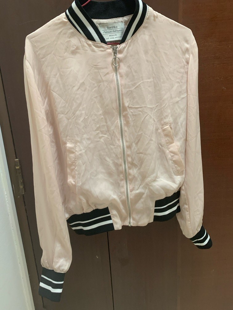 Bershka premium outerwear Women s Fashion Coats Jackets and Outerwear on Carousell