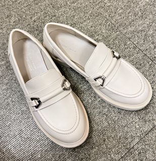 Call it Spring Loafers (Preloved)