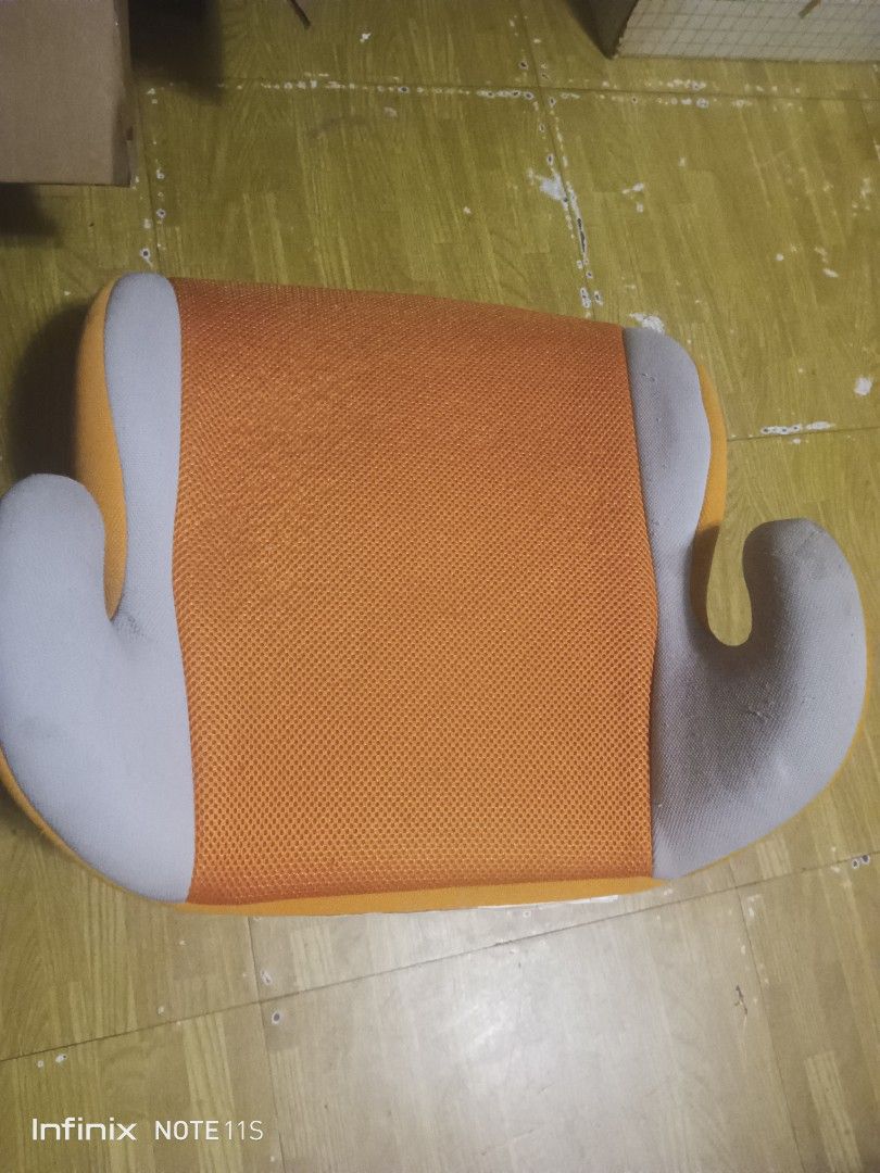 Car Seat Booster Japan Items (Category: Car Seats) located in Manila. Submitted by christalyn94263 (Listing ID 1291711853, Image 2). Description: Japan Surplus Items Car Seat Booster For Kids....