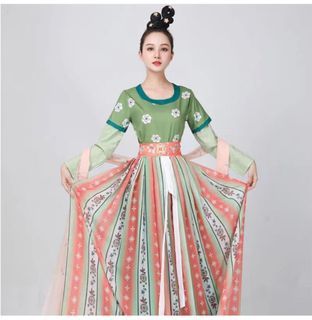Chinese Traditional Dress (A39)